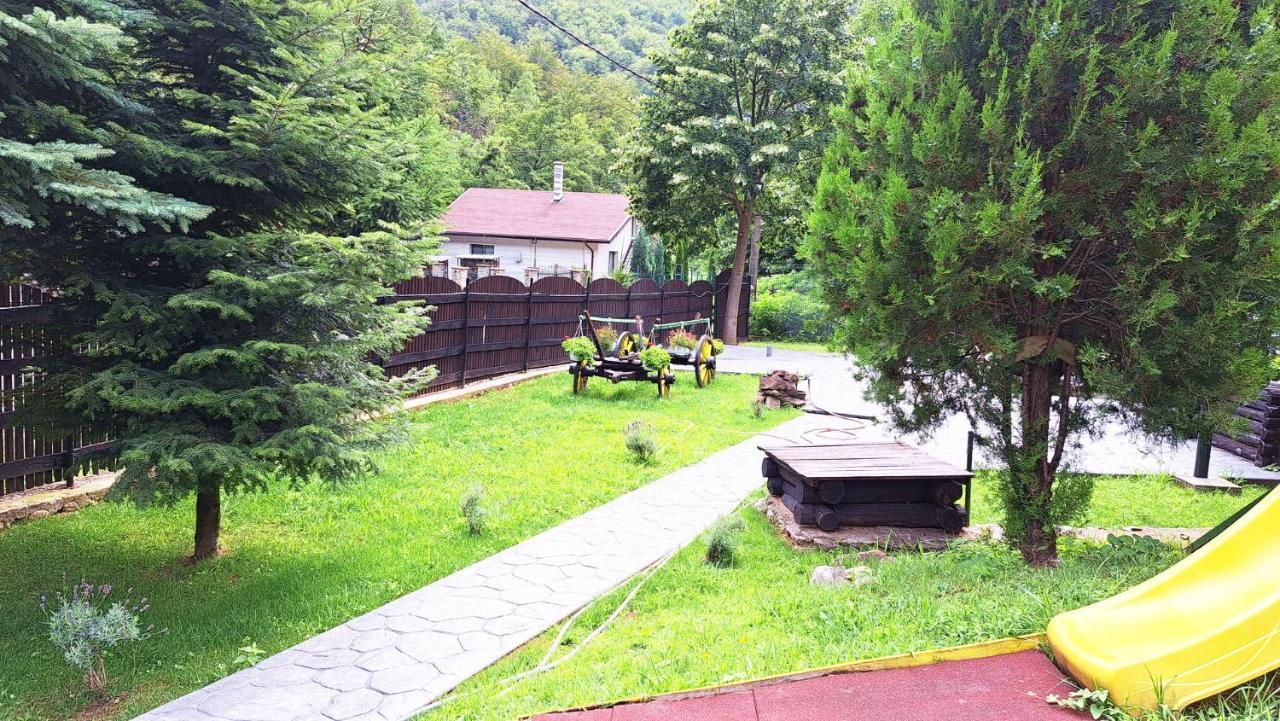 Hanul Vanatorului Gureni Екстериор снимка